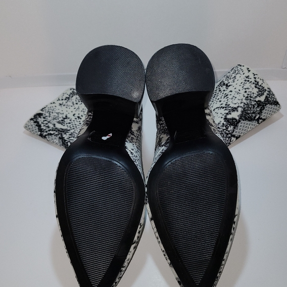 Steve Madden Ankle sock bootie - Picture 4 of 4